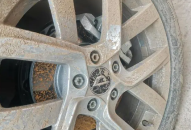 車輪轂里面圓盤生銹怎么辦？